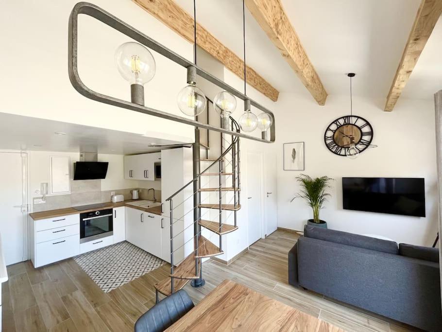 Duplex Centre Ville - 50M De La Plage - Clim - Garage - Netflix Le Grau-du-Roi Bagian luar foto