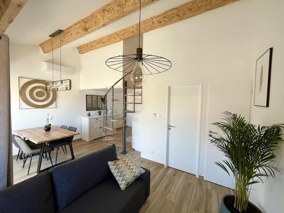 Duplex Centre Ville - 50M De La Plage - Clim - Garage - Netflix Le Grau-du-Roi Bagian luar foto