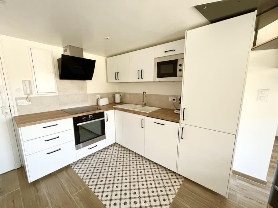 Duplex Centre Ville - 50M De La Plage - Clim - Garage - Netflix Le Grau-du-Roi Bagian luar foto